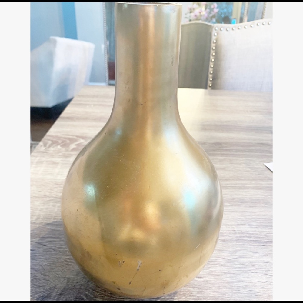 Gold vase